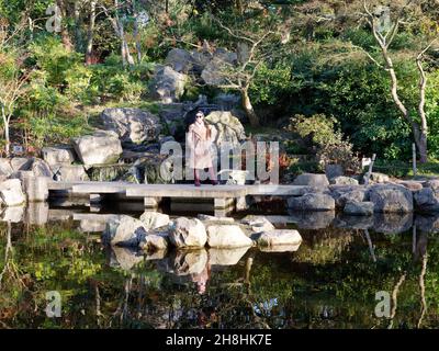 Londra, Grande Londra, Inghilterra, novembre 28 2021: Kyoto Garden in Holland Park Foto Stock