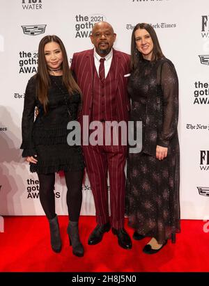 29 novembre 2021, New York, New York, Stati Uniti d'America: Nina Yang Bongiovi, Forest Whitaker, Margot frequenta i Gotham Awards 2021 a Cipriani Wall Street (Credit Image: © RadLev in/Pacific Press via ZUMA Press Wire) Foto Stock