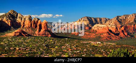 Airport Mesa si affaccia sul Sunset, Sedona, Arizona Foto Stock