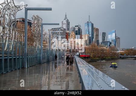 MELBOUR, AUSTRALIA - 16 novembre 2019: Una bella vista della vita di Melbourne prima della pandemia, Australia Foto Stock