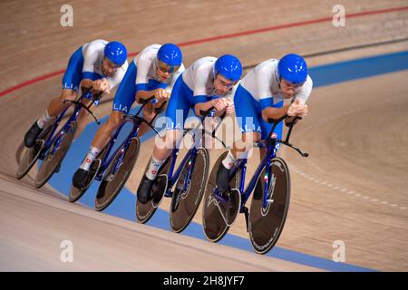 Italian Team Pursuit, medaglie d'oro in pista nei Giochi Olimpici di Tokyo 2020. Guidato dal campione del mondo Filippo Ganna. Foto Stock