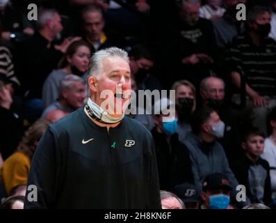 Novembre 30; West Lafayette, Indiana, USA; Purdue Boilermakers Head Coach Matt Painter nella seconda metà di una partita di basket tra i Florida state Seminoles e i Purdue Boilermakers alla Mackey Arena. Credito obbligatorio: Sandra Dukes/CSM. Foto Stock