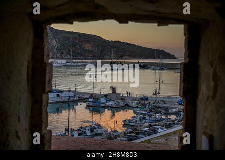 Boote, Fischerhafen, Castellammare del Golfo, Sizilien, Italien Foto Stock
