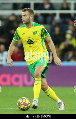 NEWCASTLE UPON TYNE, GBR. 30 NOVEMBRE ben Gibson di Norwich City in azione durante la partita della Premier League tra Newcastle United e Norwich City al St. James's Park di Newcastle martedì 30 novembre 2021. (Credit: Will Matthews | MI News) Credit: MI News & Sport /Alamy Live News Foto Stock
