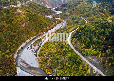 Da qualche parte nella regione di Aspropotamos (vicino al ponte di Alekos), Trikala, Tessaglia, Grecia. Aspropotamos è anche noto come fiume Acheloos. Foto Stock