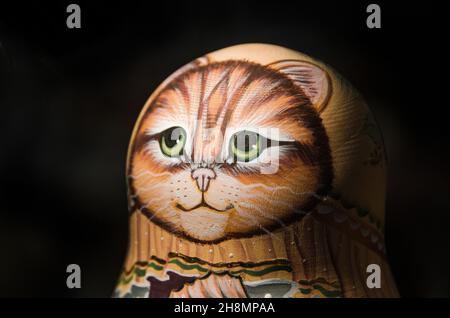 Faccia di bambola di legno gatto Foto Stock