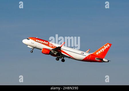 Aircraft easyJet Europe Airbus A320-200, OE-IZF Foto Stock