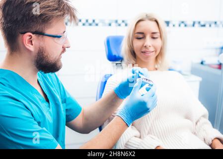 Modello dentista con denti Foto Stock