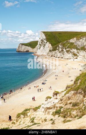 Guardando lungo la costa da Durdle Dor, Dorset. Foto Stock