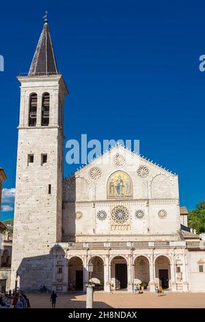 SPOLETO, ITALIA, 7 AGOSTO 2021: Vista del Duomo di Spoleto Foto Stock