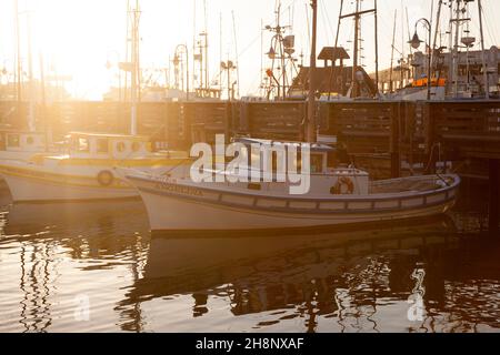 San Francisco-USA, 16 giugno 2017: Tramonto sul porto di San Francisco. Fischerman's Warf zone Foto Stock