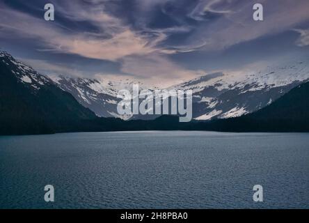 Ghiacciai e montagne maestose a College Fjord, Alaska Foto Stock