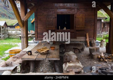 Gudvangen, Norvegia - circa Settembre 2021: Villaggio vichingo in Norvegia Foto Stock