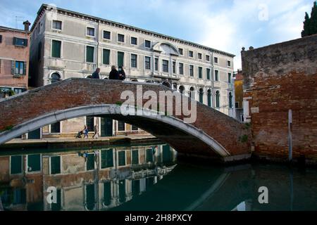 Eindrücke aus den Kanälen Venedigs Foto Stock