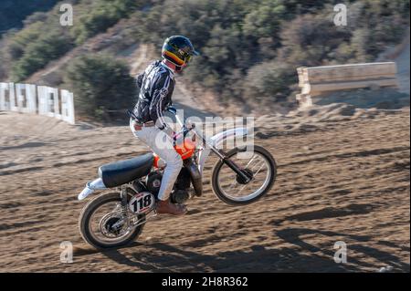 Motocross in occasione del 24° Red Bull Day nel Dirt Grand Prix il 27 novembre 2021 al circuito Glen Helen Raceway, nella California meridionale. Foto Stock