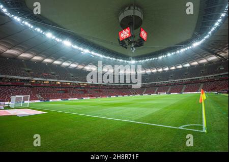 VARSAVIA, POLONIA - 15 NOVEMBRE 2021: GARA DI QUALIFICAZIONE DELLA COPPA DEL MONDO FIFA 2022 POLONIA - UNGHERIA 1:2. Stadio PGE Narodowy prima della partita. Foto Stock