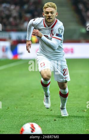 VARSAVIA, POLONIA - 15 NOVEMBRE 2021: GARA DI QUALIFICAZIONE DELLA COPPA DEL MONDO FIFA 2022 POLONIA - UNGHERIA 1:2. In azione Kamil Jozwiak. Foto Stock