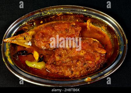 Curry di pesce indiano, zuppa di pesce di mare molto gustosa, curry di pesce, curry di pesce bengala Foto Stock
