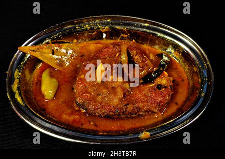 Curry di pesce indiano, zuppa di pesce di mare molto gustosa, curry di pesce, curry di pesce bengala Foto Stock