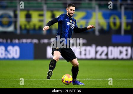 Milano, Italia. 01 dicembre 2021. Roberto Gagliardini del FC Internazionale in azione durante la Serie Una partita di calcio tra FC Internazionale e Spezia Calcio. Credit: Nicolò campo/Alamy Live News Foto Stock