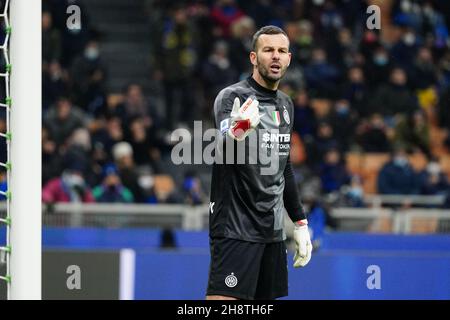 Milano, Italia. 01 dicembre 2021. Samir Hananovic (FC Inter) durante l'Inter - FC Internazionale vs Spezia Calcio, Campionato italiano di calcio A match a Milano, Italia, Dicembre 01 2021 Credit: Agenzia fotografica indipendente/Alamy Live News Foto Stock