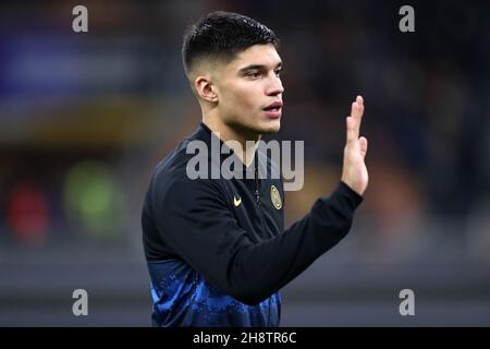 Milano, Italia. 01 dicembre 2021. Joaquin Correa del FC Internazionale si presenta durante la Serie a una partita tra FC Internazionale e Spezia Calcio allo Stadio Giuseppe Meazza il 1 dicembre 2021 a Milano. Credit: Marco Canoniero/Alamy Live News Foto Stock