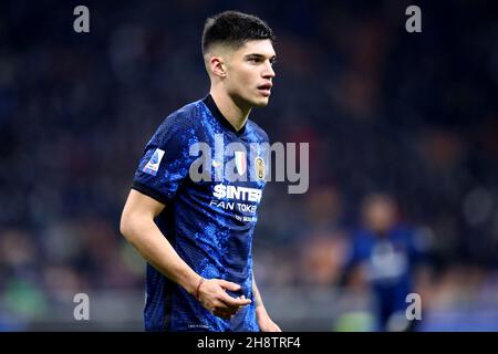 Milano, Italia. 01 dicembre 2021. Joaquin Correa del FC Internazionale si presenta durante la Serie a una partita tra FC Internazionale e Spezia Calcio allo Stadio Giuseppe Meazza il 1 dicembre 2021 a Milano. Credit: Marco Canoniero/Alamy Live News Foto Stock