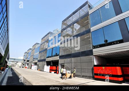 Jeddah, Arabia Saudita. 2 dicembre 2021. Atmosfera paddock. Gran Premio dell'Arabia Saudita, giovedì 2 dicembre 2021. Jeddah, Arabia Saudita. Credit: James Moy/Alamy Live News Foto Stock