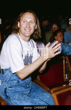 Otto Waalkes, deutscher Komiker, Schauspieler und Regisseur, bei der Premierenparty zu seinem Film 'otto - der neue Film', Deutschland 1987. Foto Stock