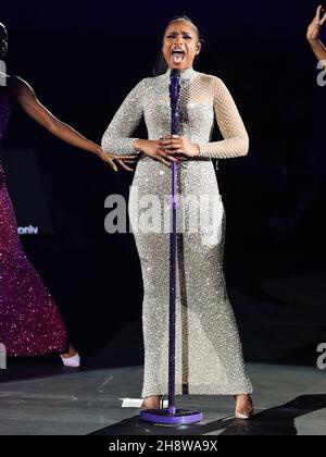 INGLEWOOD, LOS ANGELES, CALIFORNIA, USA - DICEMBRE 01: Il cantante Jennifer Hudson si esibisce sul palco al concerto della Giornata Mondiale dell'AIDS 2021 della AHF (AIDS Healthcare Foundation) tenuto al Forum il 1 Dicembre 2021 a Inglewood, Los Angeles, California, Stati Uniti. (Foto di Xavier Collin/Image Press Agency/Sipa USA) Foto Stock