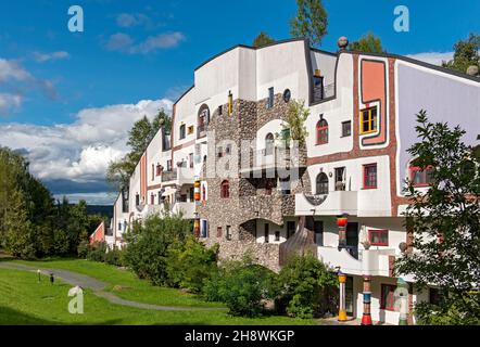 Steinhaus (Casa di pietra) edificio del Rogner Thermal Spa and Hotel progettato da Hundertwasser, Bad Blumau, Austria Foto Stock