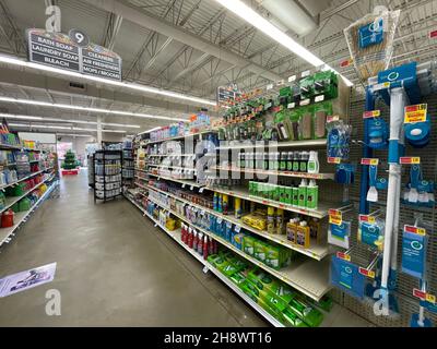 Hephzibah, GA USA - 12 02 21: Interni negozio di alimentari KJs Foto Stock