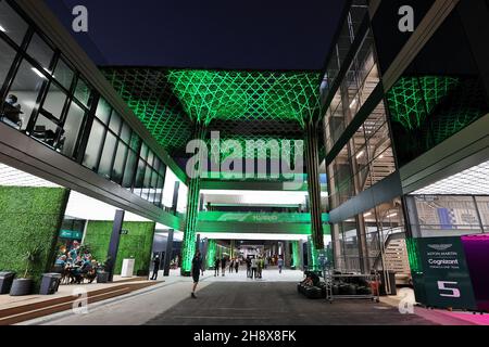 Atmosfera paddock. Gran Premio dell'Arabia Saudita, giovedì 2 dicembre 2021. Jeddah, Arabia Saudita. Foto Stock