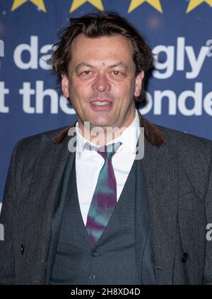 Londra, Regno Unito. 01 dicembre 2021. Simon Stephens partecipa allo spettacolo di apertura del curioso incidente del cane di notte al Wembley Park Theatre di Londra. (Foto di Gary Mitchell/SOPA Images/Sipa USA) Credit: Sipa USA/Alamy Live News Foto Stock