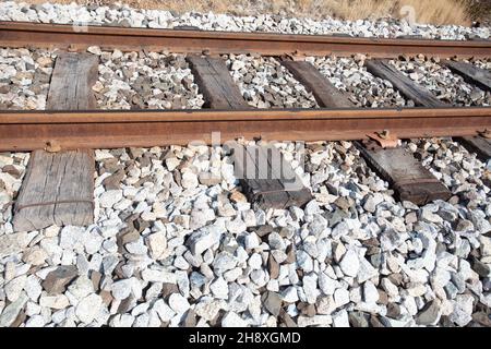 Binari ferroviari vicino Calvi Corsica Foto Stock