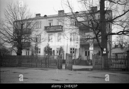 Polska, 1946. Szpital Polskiego Czerwonego Krzy¿a. Stanis³aw D¹browiecki. pap/ms PAP/s Szpitala Polonia, 1946. Un ospedale polacco della Croce Rossa. Nella foto: L'edificio dell'ospedale. ps/pp PAP/Stanislaw Dabrowiecki Foto Stock