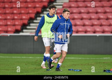 SUNDERLAND, GBR. 1 DICEMBRE Oldham Athletic's Kane Badby durante la partita del Trofeo EFL tra Sunderland e Oldham Athletic allo Stadio della luce, Sunderland, mercoledì 1 dicembre 2021. (Credit: Eddie Garvey | MI News) Foto Stock