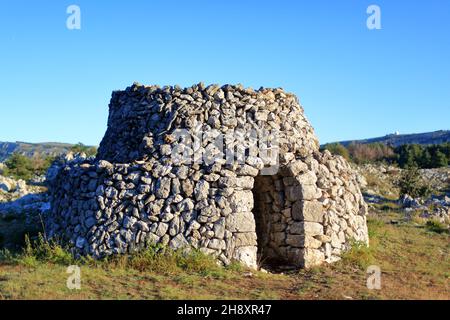 Borie sur le Plateau de Caussols, Parc Regional des Prealpes d'Azur, Alpes Maritimes, PACA Foto Stock