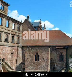 Rovine di un castello medievale. Heidelberg in Germania Foto Stock