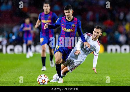 BARCELLONA - NOV 23: Yusuf Demir in azione durante la partita della UEFA Champions League tra il FC Barcelona e Benfica allo stadio Camp Nou il prossimo novembre Foto Stock