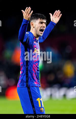 BARCELLONA - NOV 23: Yusuf Demir in azione durante la partita della UEFA Champions League tra il FC Barcelona e Benfica allo stadio Camp Nou il prossimo novembre Foto Stock