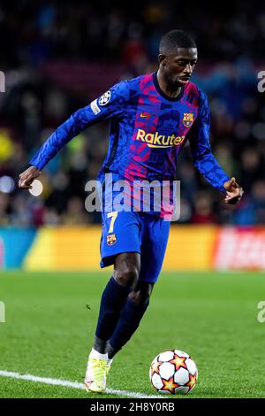 BARCELLONA - NOV 23: Ousmane Dembele in azione durante la partita UEFA Champions League tra il FC Barcelona e Benfica allo stadio Camp Nou di Novem Foto Stock