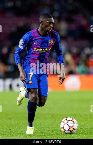 BARCELLONA - NOV 23: Ousmane Dembele in azione durante la partita UEFA Champions League tra il FC Barcelona e Benfica allo stadio Camp Nou di Novem Foto Stock