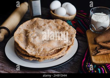 Ricetta messicana buñuelos e ingredienti di dessert tradizionale per Natale in Messico Foto Stock