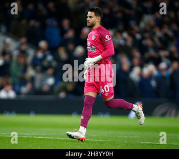 Londra, Regno Unito. 2 dicembre 2021. LONDRA, Inghilterra - DICEMBRE 02: Alvaro Fernandez di Brentford entra durante la Premier League tra Tottenham Hotspur e Brentford allo stadio Tottenham Hotspur, Londra, Inghilterra il 02 Dicembre 2021 Credit: Action Foto Sport/Alamy Live News Foto Stock