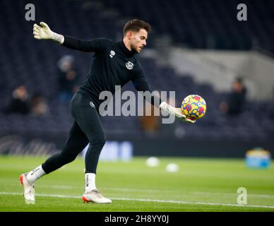 Londra, Regno Unito. 2 dicembre 2021. LONDRA, Inghilterra - DICEMBRE 02: Alvaro Femandez di Brentford durante il riscaldamento pre-partita durante la Premier League tra Tottenham Hotspur e Brentford allo stadio Tottenham Hotspur, Londra, Inghilterra il 02 Dicembre 2021 credito: Action Foto Sport/Alamy Live News Foto Stock