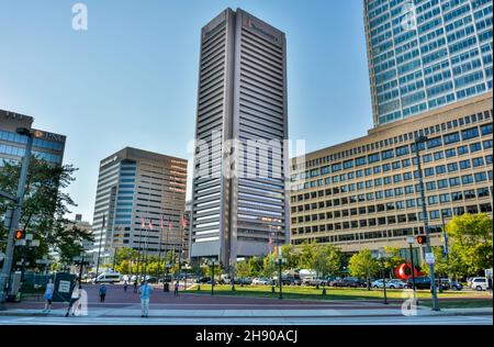 Baltimora, Maryland, Stati Uniti d'America – 6 settembre 2016. Vista su e Pratt Street a Baltimora, MD, verso il Legg Mason Building (Transamerica T Foto Stock