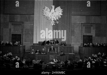 Warszawa, 1947-02-04. Pierwsze positedzenie Sejmu Ustawodawczego. Sala obrad. BB/gr PAP Varsavia, 4 febbraio 1947. Il primo incontro del Sejm. Nella foto: La sala parlamentare. bb/gr PAP Foto Stock