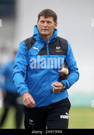 File photo datato 07-04-2017 del direttore dello Yorkshire di Cricket Martyn Moxon, che insieme e capo allenatore Andrew Gale ha lasciato lo Yorkshire, insieme con l'intera squadra di coaching, la contea hanno annunciato. Data di emissione: Venerdì 3 dicembre 2021. Foto Stock