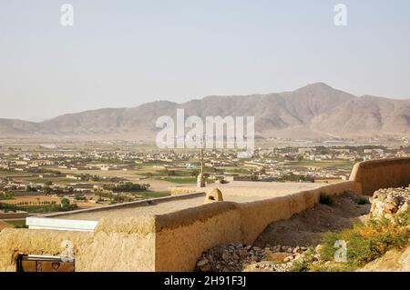 Le colline di Kabul Afghanistan con i suoi insediamenti informali Foto Stock